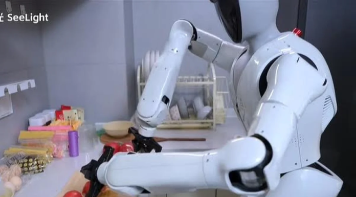 China deschide ”şcoli pentru roboţi umanoizi”, pentru a pregăti viitoarea forţă de muncă