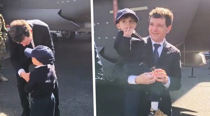Fiul lui Nicușor Dan, ”interviu” în exclusivitate pentru Gândul. Antim a dezvăluit ce i-a plăcut cel mai mult la expoziția ”Black Sea Defense, Aerospace and Security” unde a venit cu tatăl său