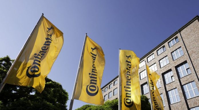 Continental, prezent în România, așteaptă o lovitură de câteva zeci de milioane de euro dacă taxele vamale recente anunțate de Trump se vor aplica anvelopelor