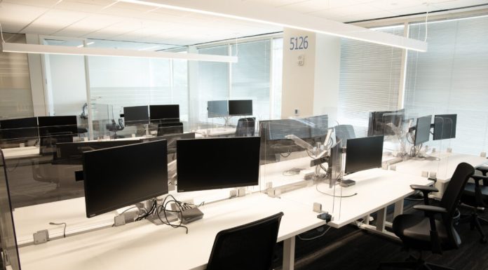 Cum pot e-mailurile corporatiste să afecteze sănătatea mentală a angajaților?
