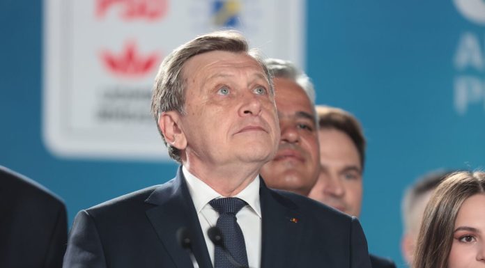 Crin Antonescu mărturisește că nu îl poate ierta pe un singur om politic. Culmea, au fost colegi de partid mai bine de 20 de ani. Ce îi reproșează