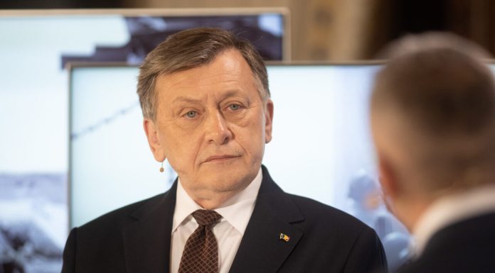 Crin Antonescu, dezvăluiri despre „jocul dublu” din PNL: „Nu cred în povestea cu opoziția”