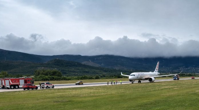 Croaţia: Un avion Airbus cu 130 de pasageri a derapat pe pistă la decolare, la Split / Încă nu se ştie de ce au decis piloţii să întrerupă decolarea – VIDEO