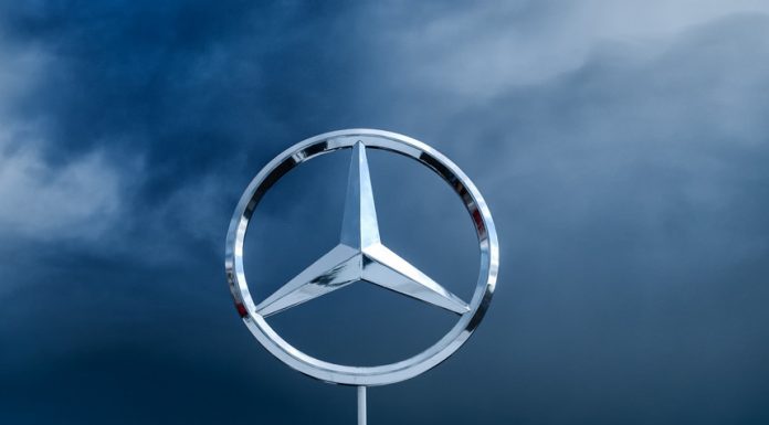 Mercedes-Benz riscă să fie exclusă de pe piaţa americană din cauza unui proiect de lege privind influenţa chineză în industria auto
