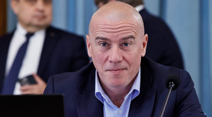ULTIMA ORĂ DOCUMENT Ministul Culturii și-a dat singur transfer la Oficiul Român pentru Drepturile de Autor, după ce a demisionat – UPDATE