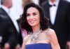 Demi Moore a făcut senzație pe covorul roșu de la Cannes. Actrița a ales un look total neașteptat. GALERIE FOTO