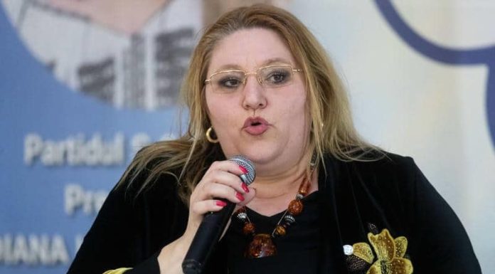 Consultări la Cotroceni – Preşedintele S.O.S România, Diana Iovanovici Şoşoacă: Am fost întrebaţi dacă avem o propunere de prim-ministru. L-am întrebat unde e programul de guvernare / I-am cerut demisia preşedintelui neconstituţional şi ilegitim
