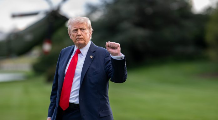 Trump consideră „trădare” afirmaţiile potrivit cărora SUA nu câştigă războiul cu Iranul