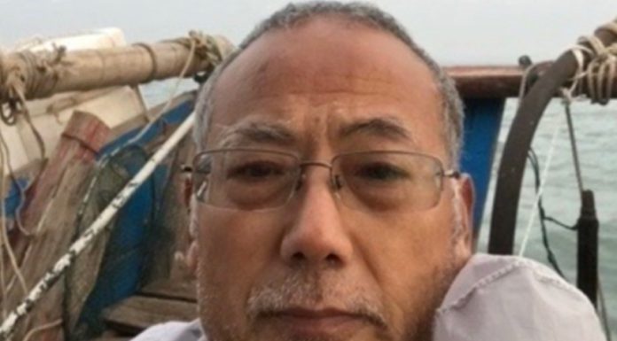 Un disident chinez, Dong Guangping, un fost poliţist, fuge din China către Coreea de Sud cu o barcă pneumatică. El este ”foarte probabil un caz de cerere de azil politic”, afirmă avocatul său