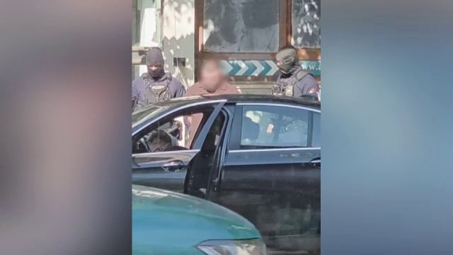 Doi bărbați din Arad, prinși în flagrant în timp ce vindeau cocaină. Au fost arestați preventiv pentru 30 de zile