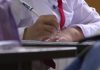 Raport îngrijorător „Salvați Copiii”. Elevii români sunt mult prea obosiți. 10 ore pe zi, dedicate activităților școlare