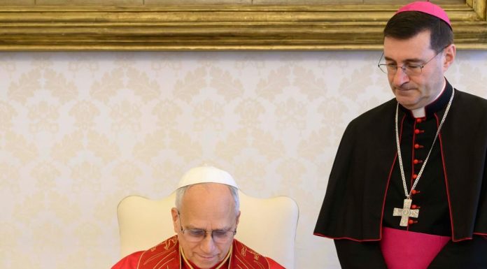 Apel istoric al Papei Leon. Suveranul Pontif cere „dezarmanrea” Inteligenței Artificiale în prima sa enciclică