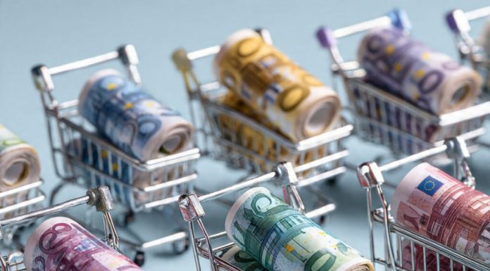 Construcțiile rămân unul dintre puținele motoare ale economiei, în timp ce retailul pierde ritm