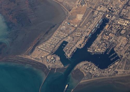 Explozii în Golful Persic: Iranul activează apărarea aeriană în zona Strâmtorii Ormuz