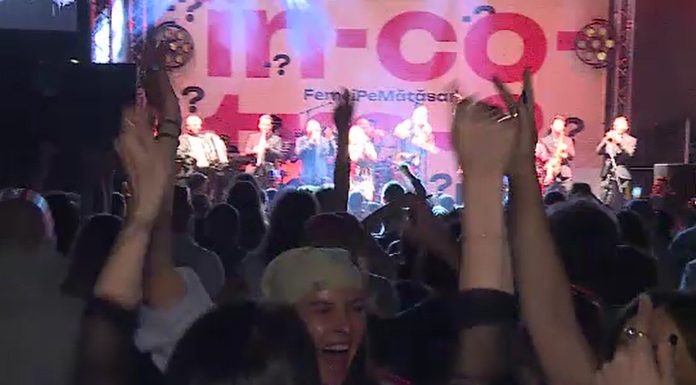 Zeci de mii de oameni au petrecut în prima zi a Festivalului „Femei pe Mătăsari”. Atmosfera a fost una incendiară