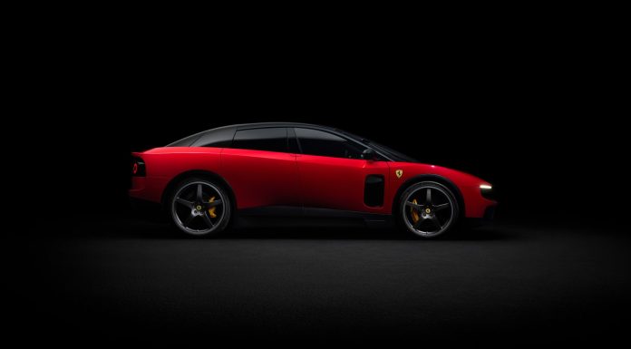 Acţiunile Ferrari au scăzut puternic după lansarea primului model complet electric, Luce
