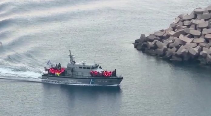Grecia – 176 de activişti ai „flotei pentru Gaza” au fost debarcaţi în Creta, 31 au fost spitalizaţi