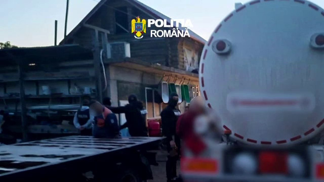 Doi bărbați din Bacău au fost prinși abia după ce au furat, în total, trei tone de carburanți