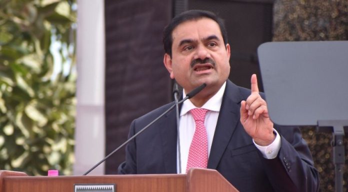 SUA vor renunţa la acuzaţiile de corupţie împotriva magnatului indian Gautam Adani / Magnatul ar fi dispus să investească 10 miliarde de dolari în economia americană şi să creeze 15.000 de locuri de muncă