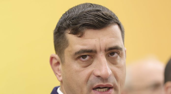 George Simion: Nicuşor Dan se întâlneşte în secret cu preşedinţii partidelor pe care le preferă. Încalcă Constituţia