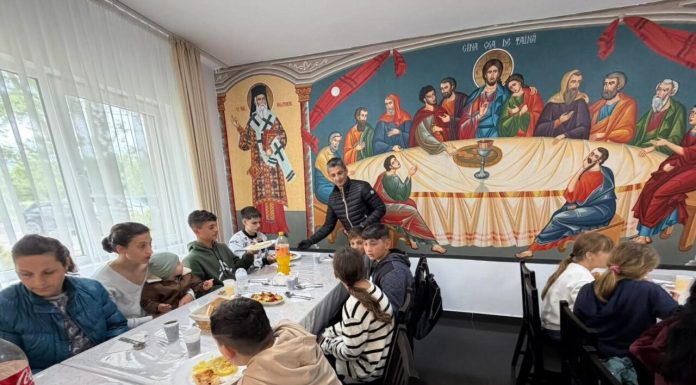 Gest deosebit. Familia Lucescu a organizat pomana fostului antrenor la un centru social pentru copii și bătrâni din Teleorman