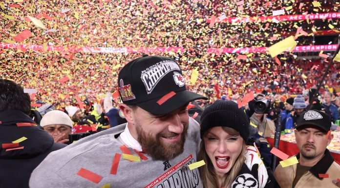 O invitată la nunta lui Taylor Swift şi Travis Kelce este nemulţumită după ce i s-a interzis să vină însoţită. „Ar fi jenant”