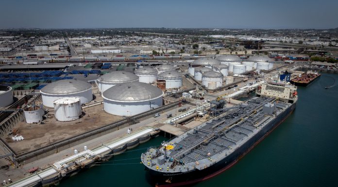 Preţul petrolului a scăzut după ce SUA au anunțat că mențin armistițiul cu Iranul. Avertismentul Chevron