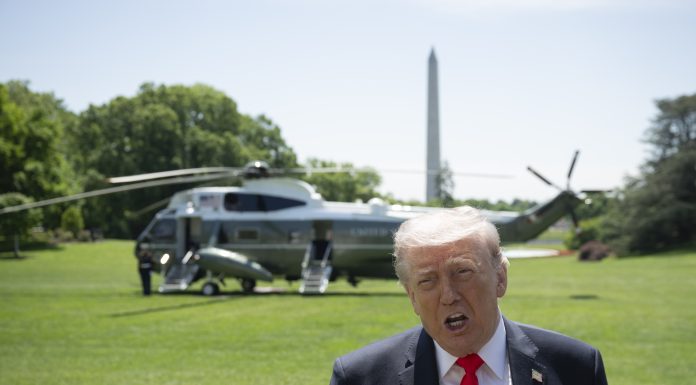 SUA nu vor mai escorta navele civile prin Strâmtoarea Ormuz. Trump: Iranul „știe ce nu trebuie să facă”