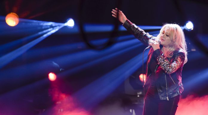 Bonnie Tyler este în continuare în stare gravă. Artista are programat un concert la București în octombrie