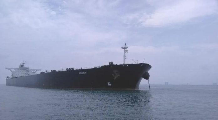 CENTCOM anunţă că a ”neutralizat” un petrolier gol, Hasna, sub pavilion iranian, care a încercat să forţeze blocada americană impusă porturilor iraniene