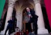Viitorul ministru al Sănătăţii din Ungaria a făcut din nou furori cu dansul său pe treptele Parlamentului