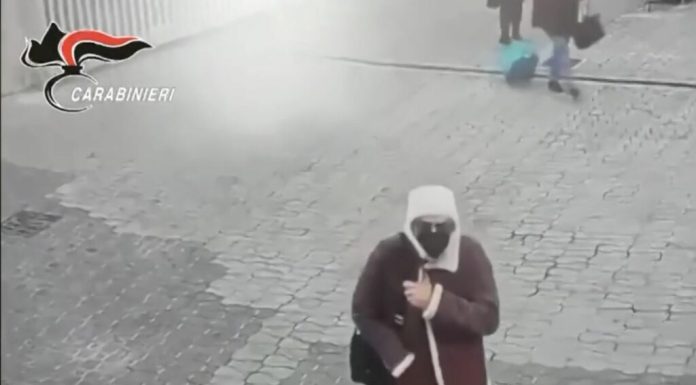 Italia confiscă aur, vile de lux și sume de bani provenite din traficul de droguri al mafiei siciliene