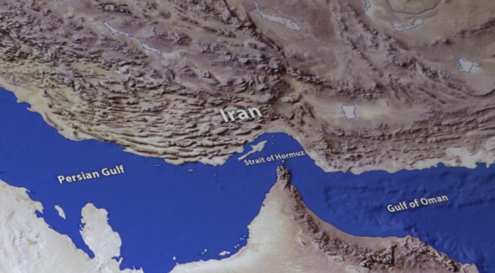 Iranul amenință cu riposte dacă forțele americane încearcă să se apropie de Strâmtoarea Ormuz