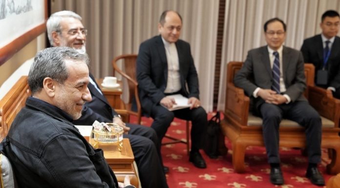 Iranienii ajung la Beijing înaintea lui Trump: Șeful diplomației chineze apără „dreptul legitim” al Teheranului de a utiliza energia nucleară