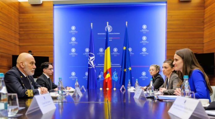 Oana Ţoiu şi şeful Comitetului Militar NATO, discuții la Bucureşti despre securitatea Mării Negre şi ameninţările cu drone