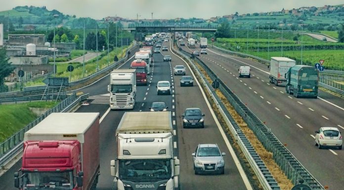 Tranzacție – Dan Pitic cumpără un transportator auto