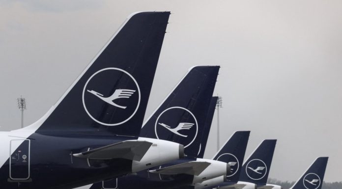 Două milioane de locuri eliminate și mii de zboruri anulate în mai din cauza creșterii prețurilor la combustibilul pentru avioane