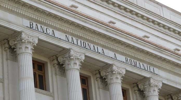 Creșteri de salarii și angajări pregătite la două regii din subordinea BNR. Angajații au prime, bonusuri, tichete de masă și de vacanță – ”Creșterile de preț sunt superioare ratei inflației, e nevoie de corelare” UPDATE Guvernul a amânat decizia