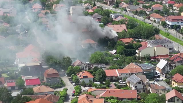 Tragedie la Timișoara. O femeie a sărit de la mansardă pentru a scăpa din incendiul care i-a cuprins casa. A murit la spital