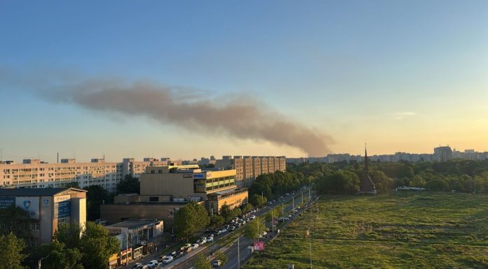 Un incendiu puternic a izbucnit la un depozit de cauciucuri din Bragadiru. A fost transmis mesaj RO-Alert pentru că sunt degajări mari de fum