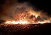 Alertă în Oradea din cauza fumului de la incendiul de la groapa de gunoi