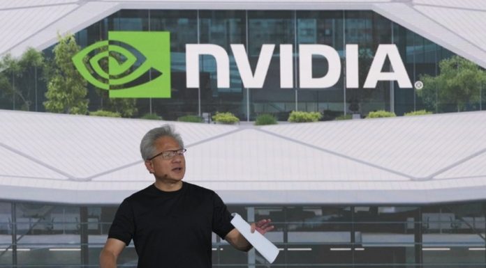 Șeful Nvidia critică firmele care dau vina pe AI pentru concedieri: „Este o explicație leneșă”. Ce spune despre viitorul companiilor