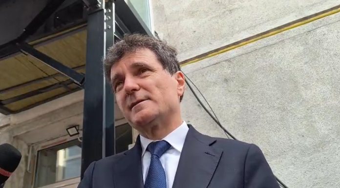 Explicațiile președintelui Nicușor Dan despre traseul dronei care s-a prăbușit peste un bloc din Galați: „A fost lovită probabil deasupra orașului Reni”