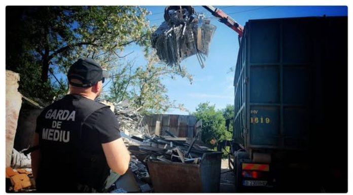 Descinderi de amploare la Sintești. Sute de forțe de ordine intervin în dosarul „mafiei deșeurilor”