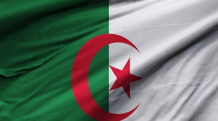 Încă o țară din Africa respinge violent moștenirea colonială franceză