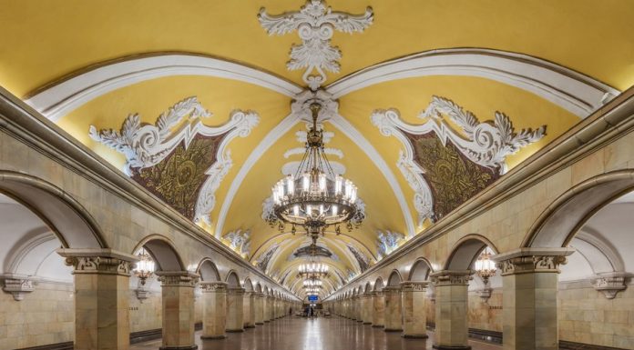 Orașul în care stațiile de metrou arată ca niște palate