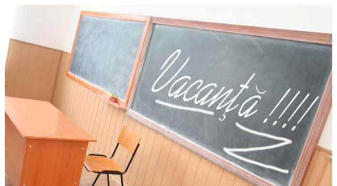 Când începe vacanța de vară 2026. Clasele a VIII-a și a XII-a termină cursurile mai devreme