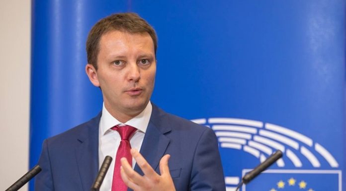 Interviurile „Adevărul”: Siegfried Mureșan discută azi despre banii din PNRR, reforme și tensiunile politice