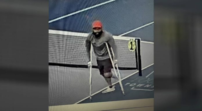 Răzbunare în cârje în America: un bărbat a distrus mai multe terenuri de pickleball pentru că sportul „i-a stricat vara”