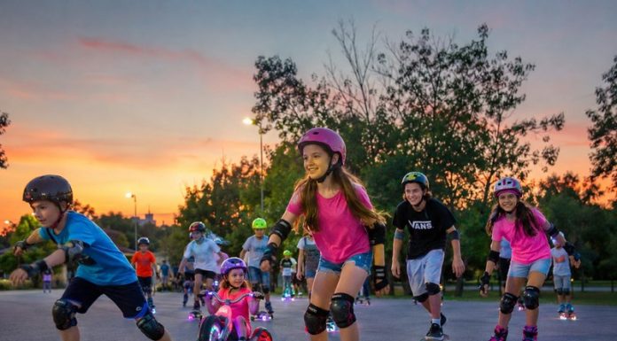 Cadouri de 1 Iunie 2026 care îi scot pe copii din casă: cele mai bune idei outdoor de pe eMAG – de la role și trotinete electrice la sport și aventuri